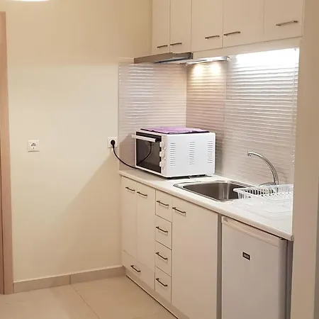 Happy Travelers Free Parking La Canea